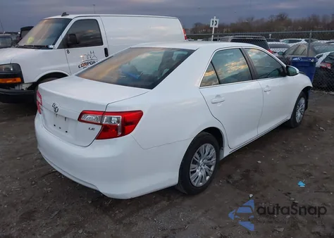 2013 Toyota Camry Le z USA, uszkodzony, nr VIN 4T1BF1FK3DU244662